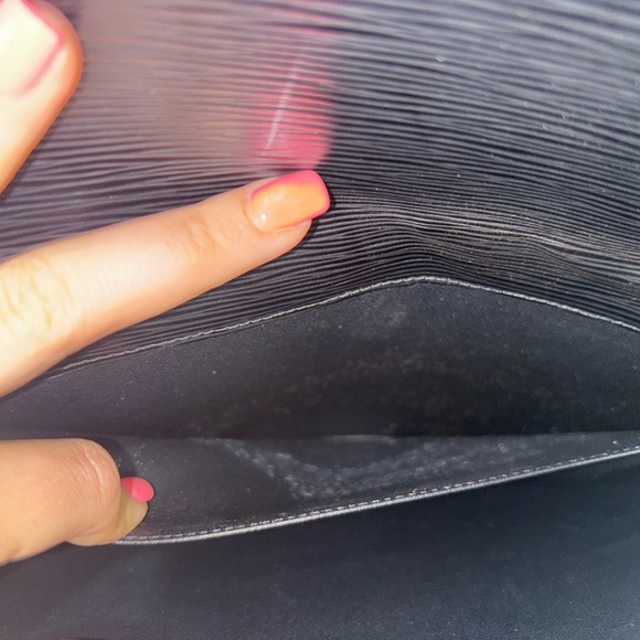 Authentic Louis Vuitton Epi black Lena clutch - Picture 12 of 12